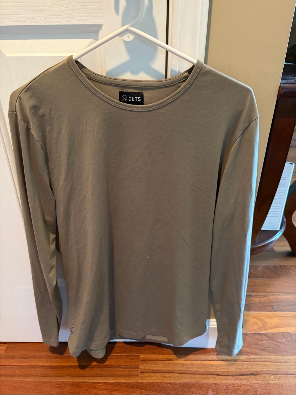 Cuts Clothing Men’s AO curved hem Long Sleeve Tee- Coyote brown color
